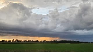 Zware buien trekken over