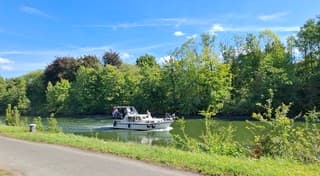Varen op de Geul met volop zon