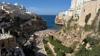 Uitzicht, overvol strandje in de stad