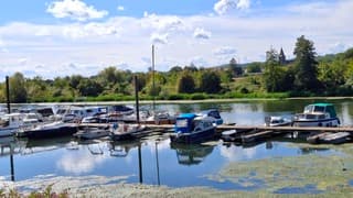 Zonnige nazomerdag aan het water