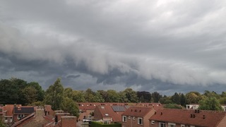 Rolwolk 18.45 uur Borne