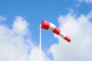 Zon, wolken en wind. 