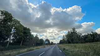 vriendelijke bewolking onderweg