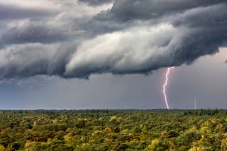 Arcus met blikseminslag 