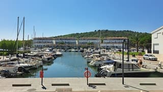 Staalblauwe lucht bij de Costa Brava 