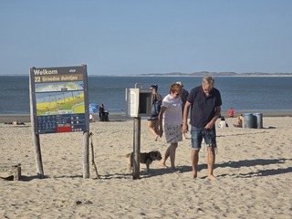 Wandelen op het strand