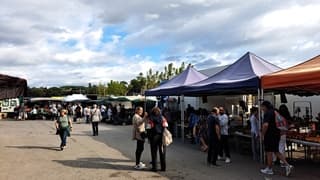 Zon en wolken bij de Costa Brava 