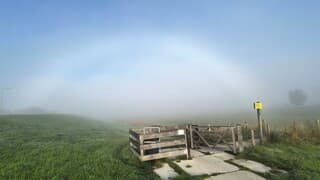 Mistige,  een mistboog