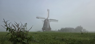 Dichte mist boven de provincie Groningen vanmorgen 