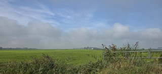 Wegtrekkende mist en opklaringen vanmiddag 