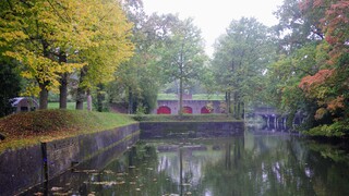 Prachtige herfstkleuren bij Fort Lunet II in Utrecht 