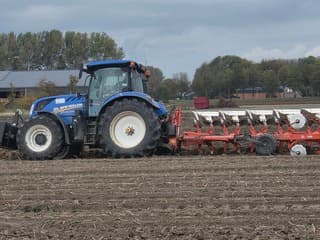 Ploegen met droog weer