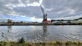 Zon en bewolking aan het Wilhelminakanaal 