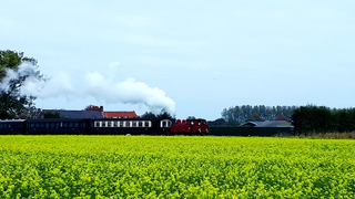 wolken opklaringen stoomtrein