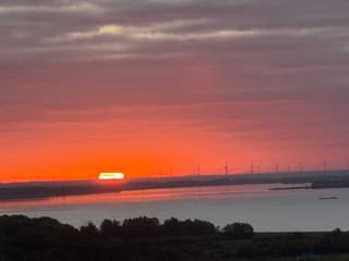 Opkomende zon over het gooimeer