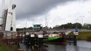 WOLKEN  + strontrace