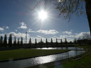 zon/ wind/ glinsterend water