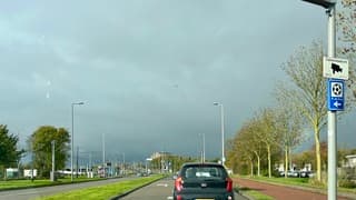 Daar komt een flinke bui aan! 