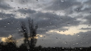 En ja hoor flinke regenbui onderweg