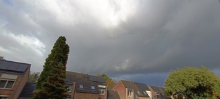 Donkere Arcus wolk boven Roermond