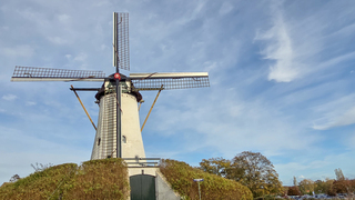 Sint Antoniusmolen in vriendelijke bewolktelucht 