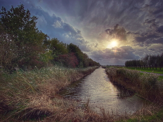 Het zonnetje doet zijn best, polderland Mijdrecht 16:10