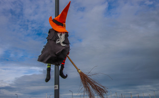 Toenemend bewolkt en griezelig in de lucht