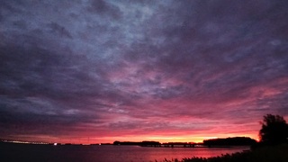 Zonsopgang bij de start van een regenachtige zaterdag. 