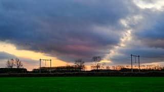 Imponerende luchtbewolking met ondergaandezon vannavond!