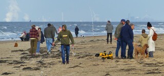 VÓÓR de BUIEN uit .......