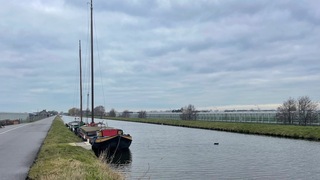 Grijze polder bootjes 