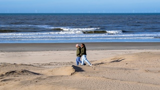 ZON WIND EN BLAUWE LUCHT