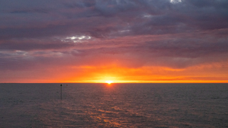 Kleurrijke zonsopkomst vanmorgen op Vlieland