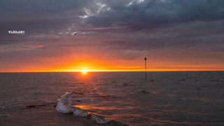 Zonsopkomst met kleurrijke lucht op Vlieland