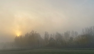 Langzaam komt er een waterig zonnetje door, Mijdrecht 08:20