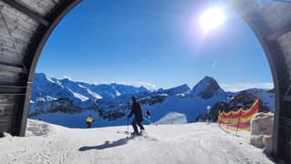 solden bij uitkomen gletscher ski tunnel