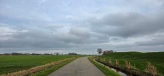 Bewolking boven de provincie Groningen vanmiddag 