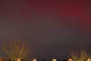 Noorderlicht door bewolking heen