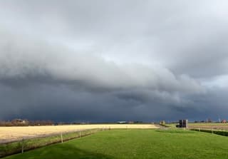 Prachtige donkere lucht boven Callantsoog