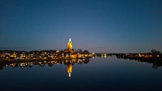 Hasselt, half uur na zonsondergang zojuist, heldere lucht