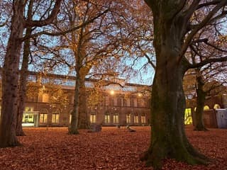 Dordrechts museum in herfstsfeer 