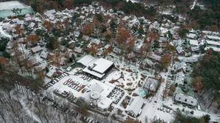 Sneeuwval zorgt voor sfeervolle winterbeelden in overloon