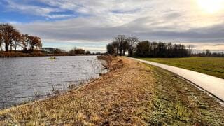 Blijven roeien ondanks kou en stevige wind.