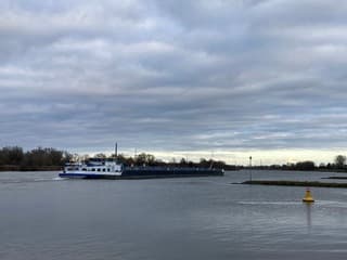 Wolken drijven het land binnen
