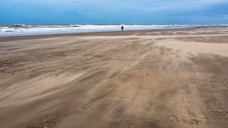 STEVIGE WIND AAN ZEE