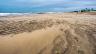STEVIGE WIND AAN ZEE