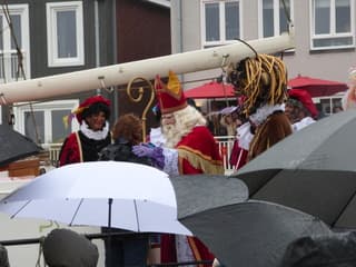 En houd Sinterklaas het droog vandaag?
