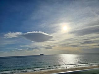 Wolkenlucht boven Benidorm
