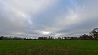 Spaarzaam momentje vandaag waarbij iets van zonnestralen door de wolken kwam, tijdstip foto 13.37 uur, locatie Albergen. Jacob Zeefat