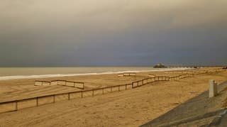 Zware buien voor de kust